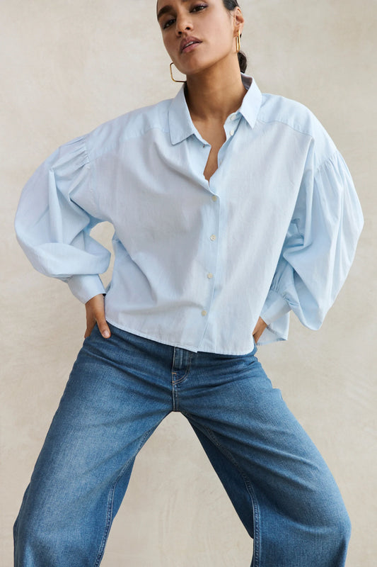 SARAH SHORT CHAMBRAY BLOUSE - light blue