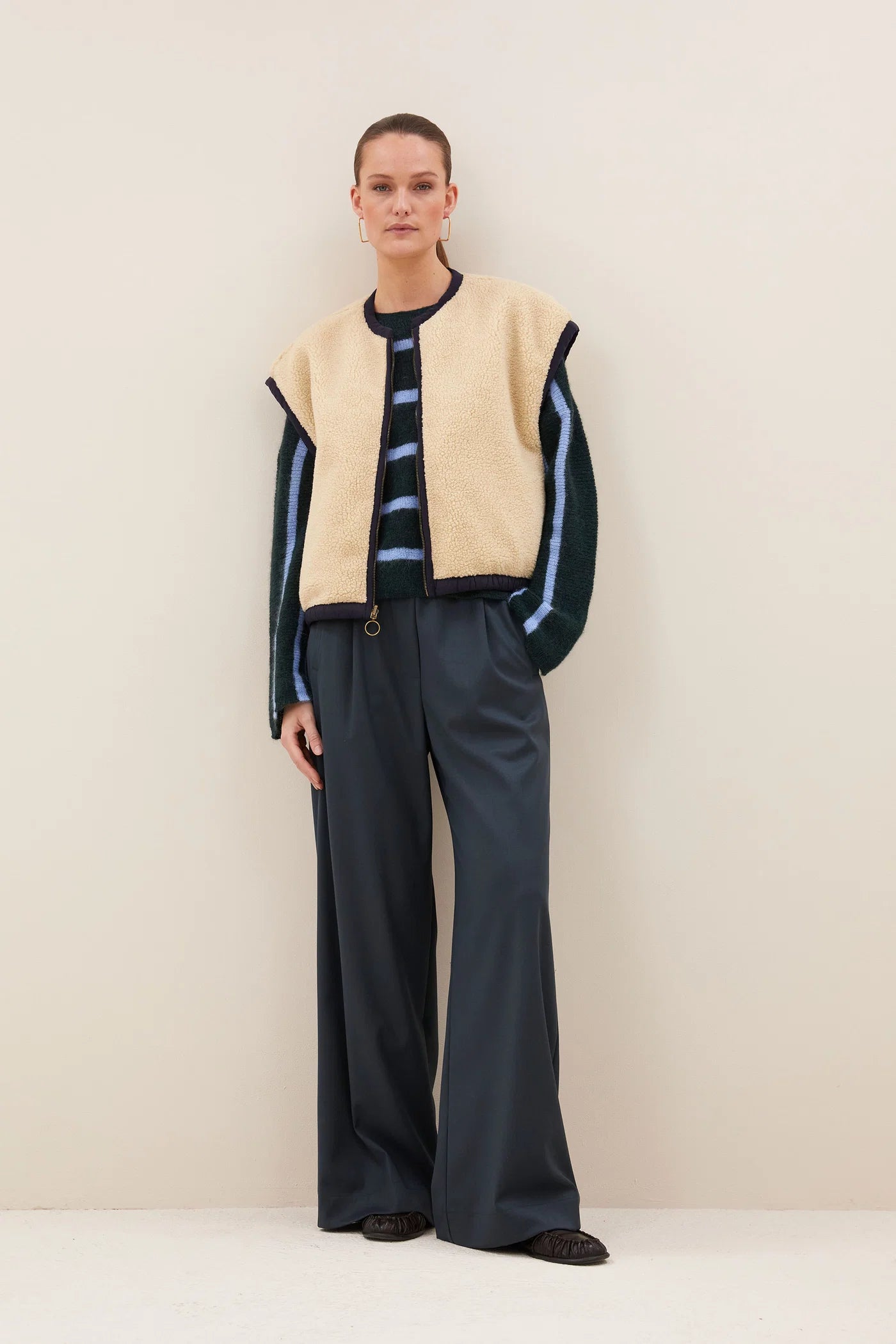GIO SLEEVELESS JACKET - Midnight Blue