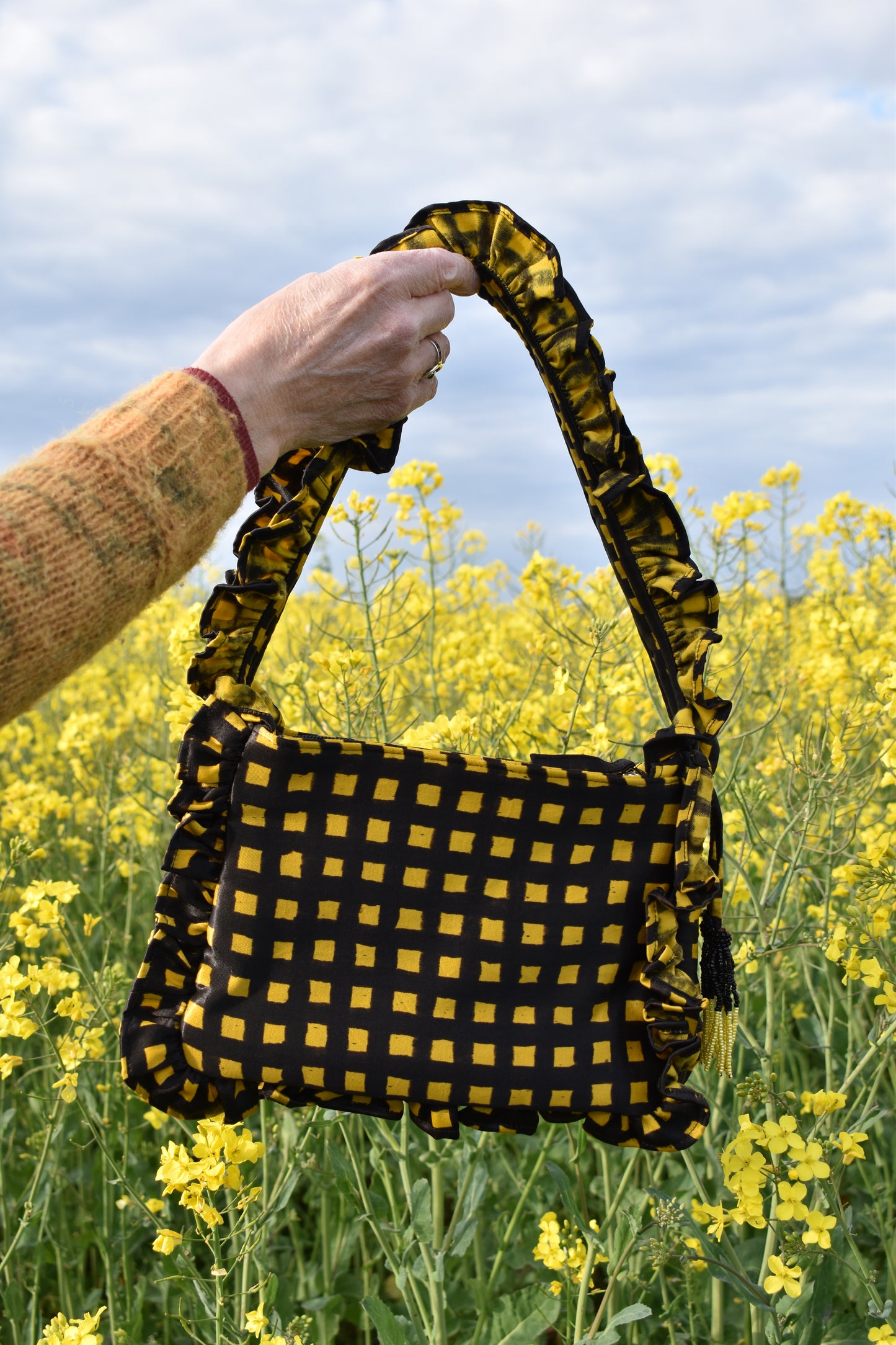 THE MASHRU FRILL BAG