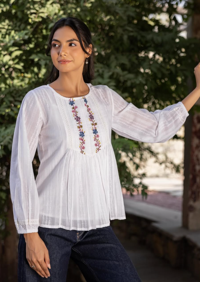 VINTAGE INSPIRED WHITE TOP