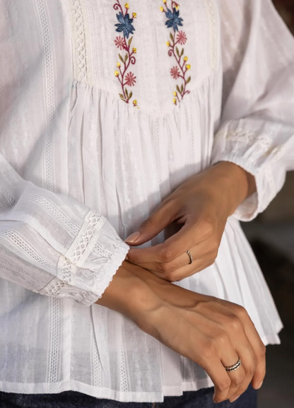 VINTAGE INSPIRED WHITE TOP