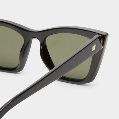 black_frame_velodrome_sunglasses