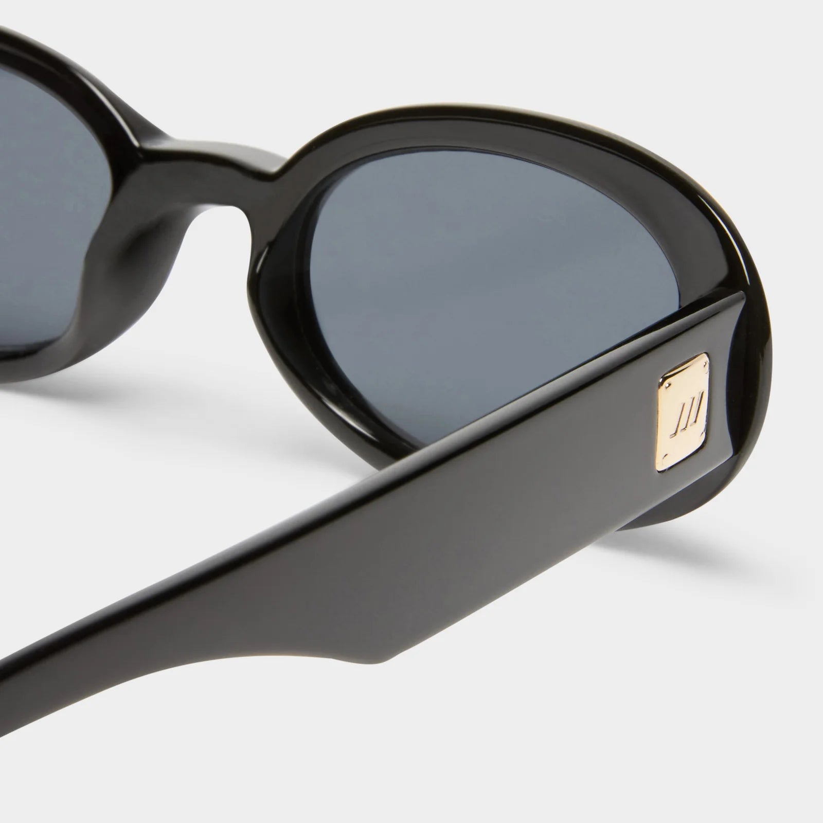 black_frame_work_it_sunglasses