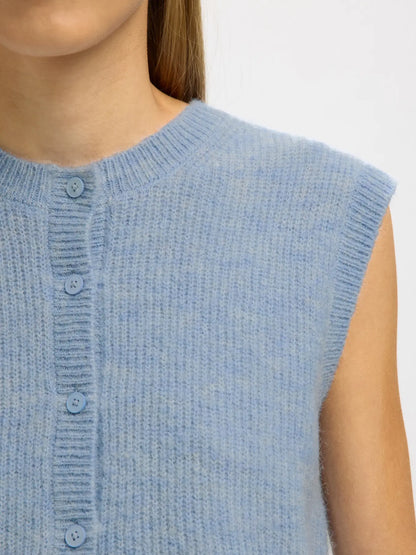 soft_blue_knit_top_sleeveless