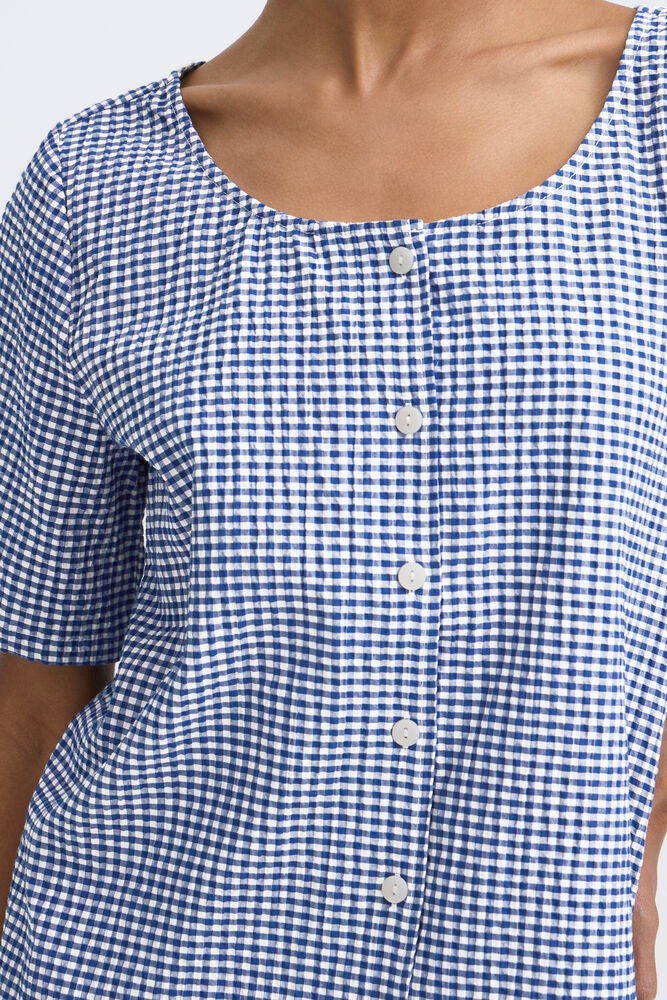 womens_light_weight_top_blue_gingham